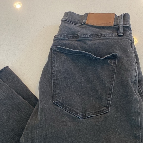 Madewell 9” High Riser Distressed Skinny Jeans - Picture 7 of 7